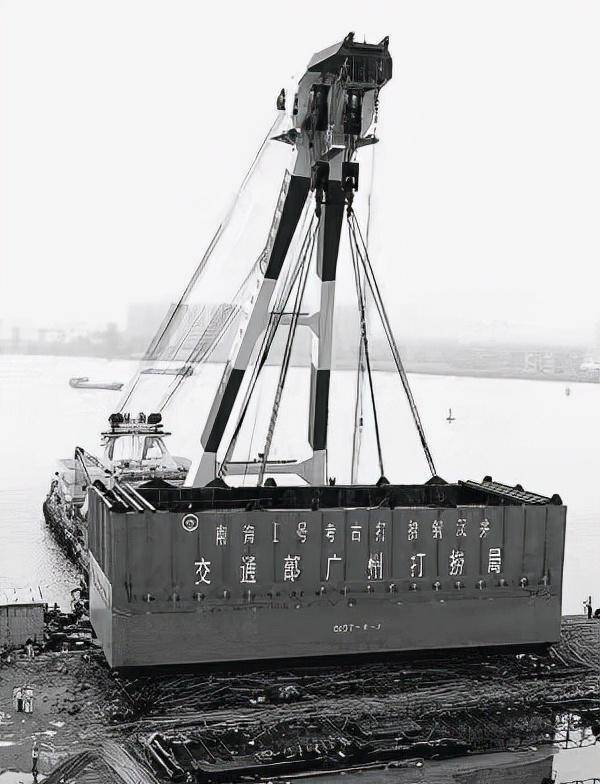 “南海一号”被成功打捞<strong></p>
<p>7号交易所</strong>，光是清理船体淤泥，专家们就花了7年