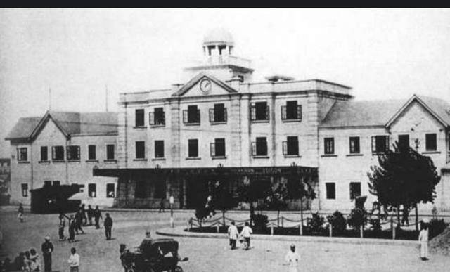 民国初期<strong></p>
<p>抖币多少钱</strong>，一块银元抵现在人民币多少钱？