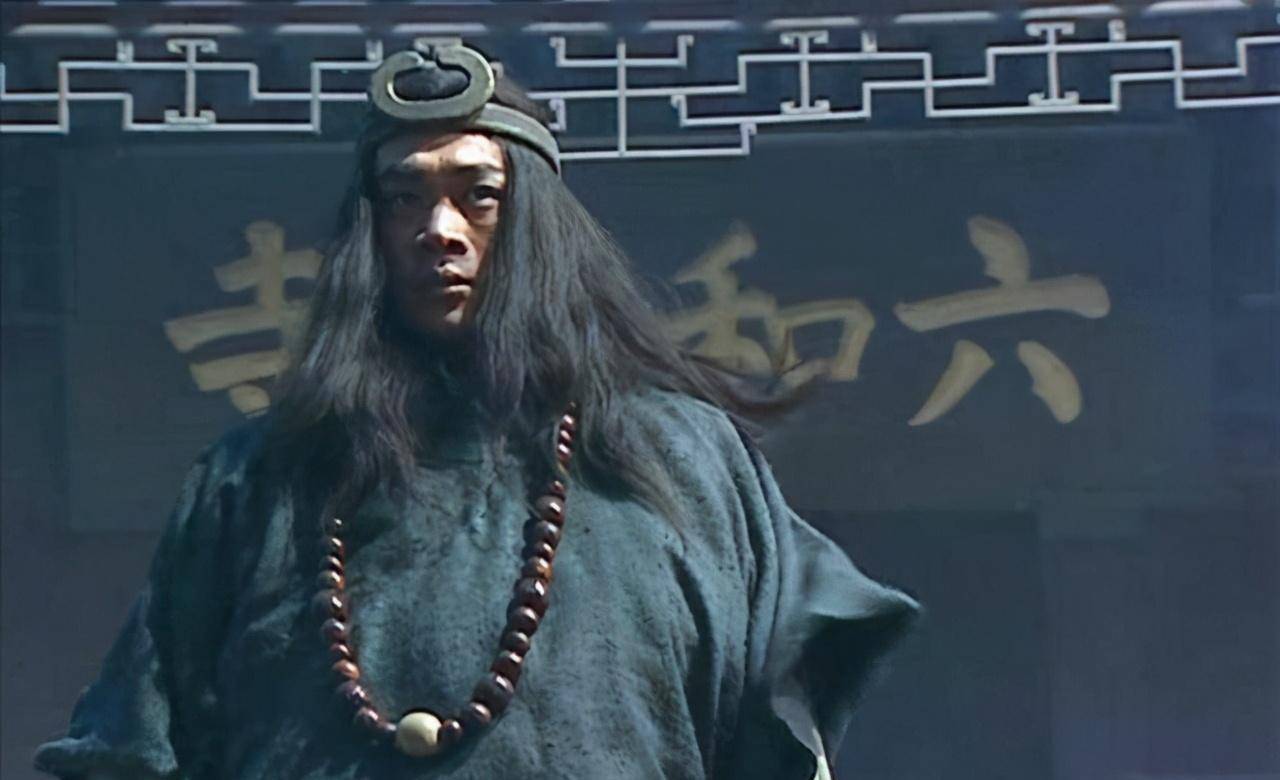 武松担任阳谷县“都头”<strong></p>
<p>抖币多少钱</strong>，一年俸禄有多少，折算成人民币合多少钱