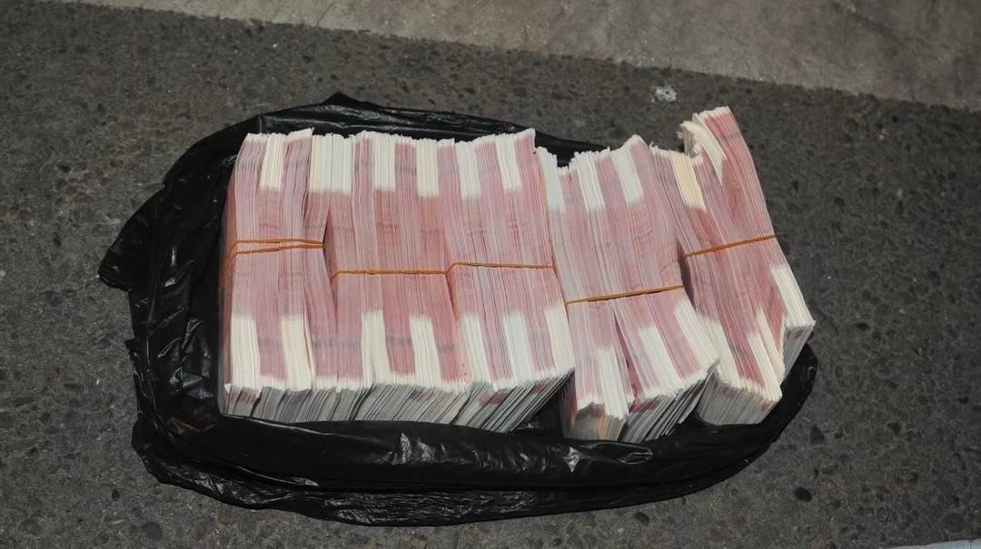 渝黔警方联合破获一起特大伪造货币案 收缴假币210余万元