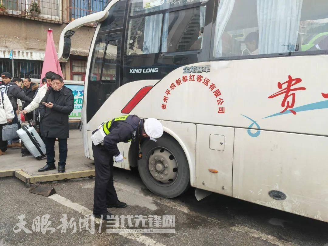 南明交警：交安宣传不停歇 密织出行“防护网”