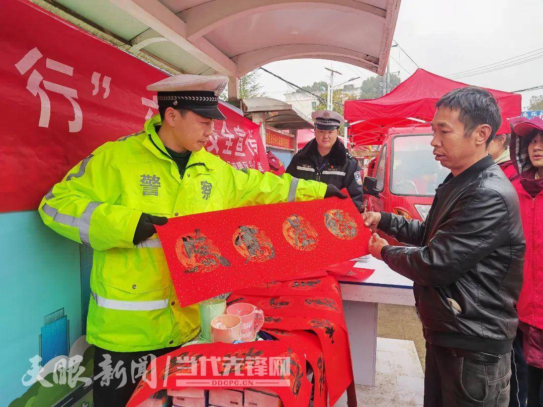 南明交警：交安宣传不停歇 密织出行“防护网”