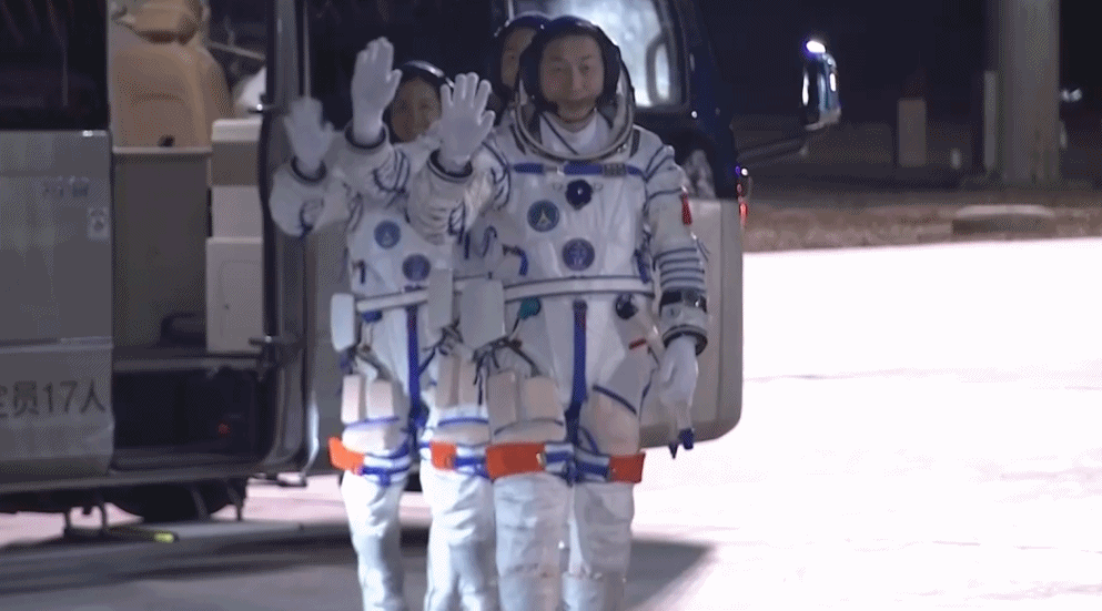 “90后”初上太空<strong></p>
<p>moc币20个币</strong>！见证高燃瞬间 神舟十九号发射精华浓缩版→