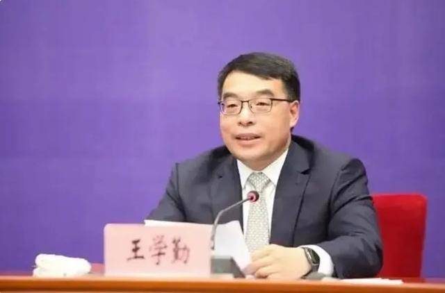 卸任市委书记3天后<strong></p>
<p>vrc客户端软件下载</strong>，55岁的他任省政府党组成员！