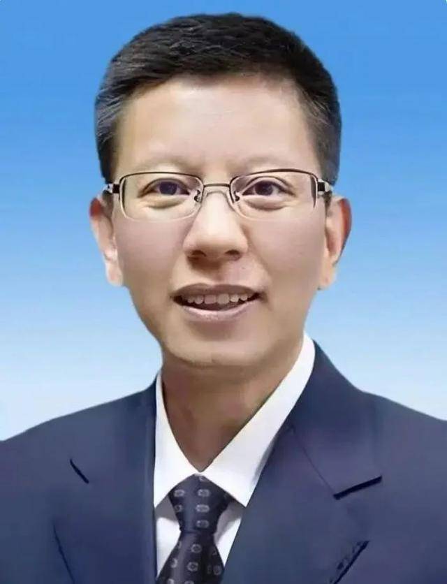 卸任市委书记3天后<strong></p>
<p>vrc客户端软件下载</strong>，55岁的他任省政府党组成员！