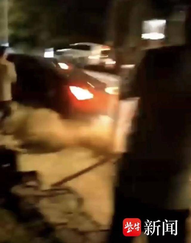 江苏苏州一男子炫车技失控撞上烧烤摊<strong></p>
<p>eth币多少一个</strong>！二审宣判