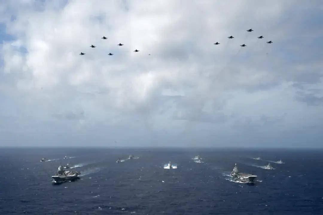 中国首个双航母战斗群横空出世<strong></p>
<p>债券回购交易案例</strong>！歼-15B/D居然悄悄装备这么多了？