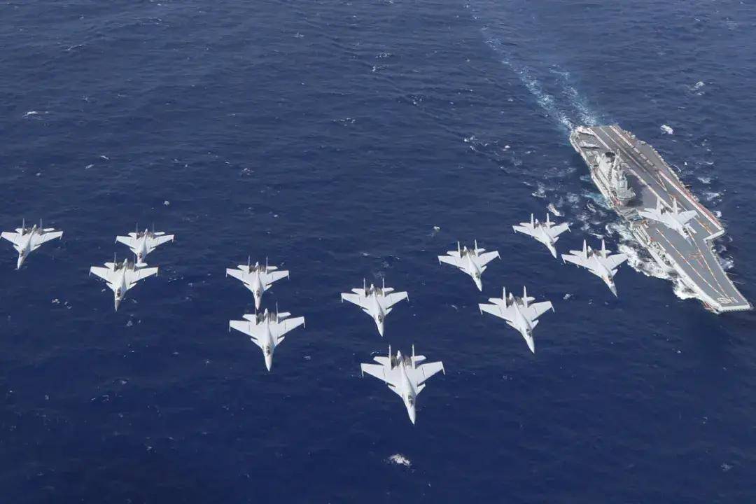 中国首个双航母战斗群横空出世<strong></p>
<p>债券回购交易案例</strong>！歼-15B/D居然悄悄装备这么多了？