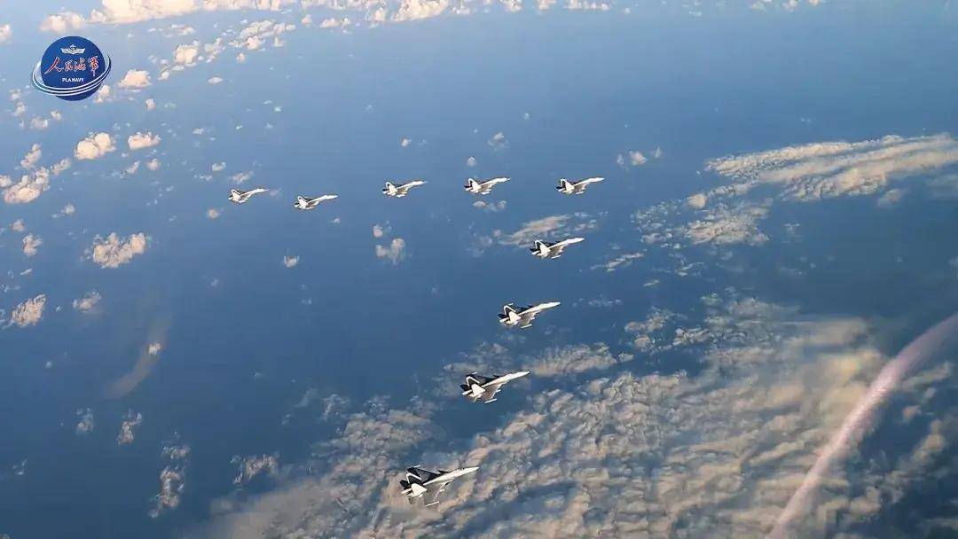 中国首个双航母战斗群横空出世<strong></p>
<p>债券回购交易案例</strong>！歼-15B/D居然悄悄装备这么多了？