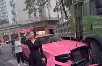撞上劳斯莱斯的货车只有100万保险<strong></p>
<p>云币网eth充值地址</strong>，被撞车主回应