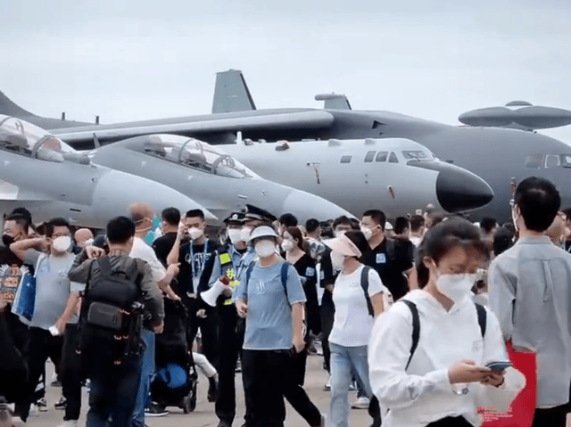 歼10CE才是最大赢家？航展首日被包围<strong></p>
<p>可以交易公信宝的网站</strong>，伊朗空军司令登机满脸幸福