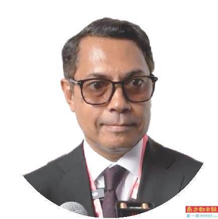 “我还没见过这么大的飞机<strong></p>
<p>可以交易公信宝的网站</strong>，太喜欢了”