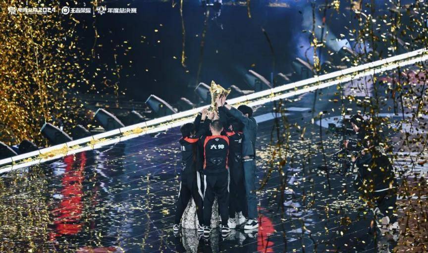 现场超3万人<strong></p>
<p>币圈交易30秒看涨跌</strong>！昨晚北京朝阳这里有场顶级电竞赛