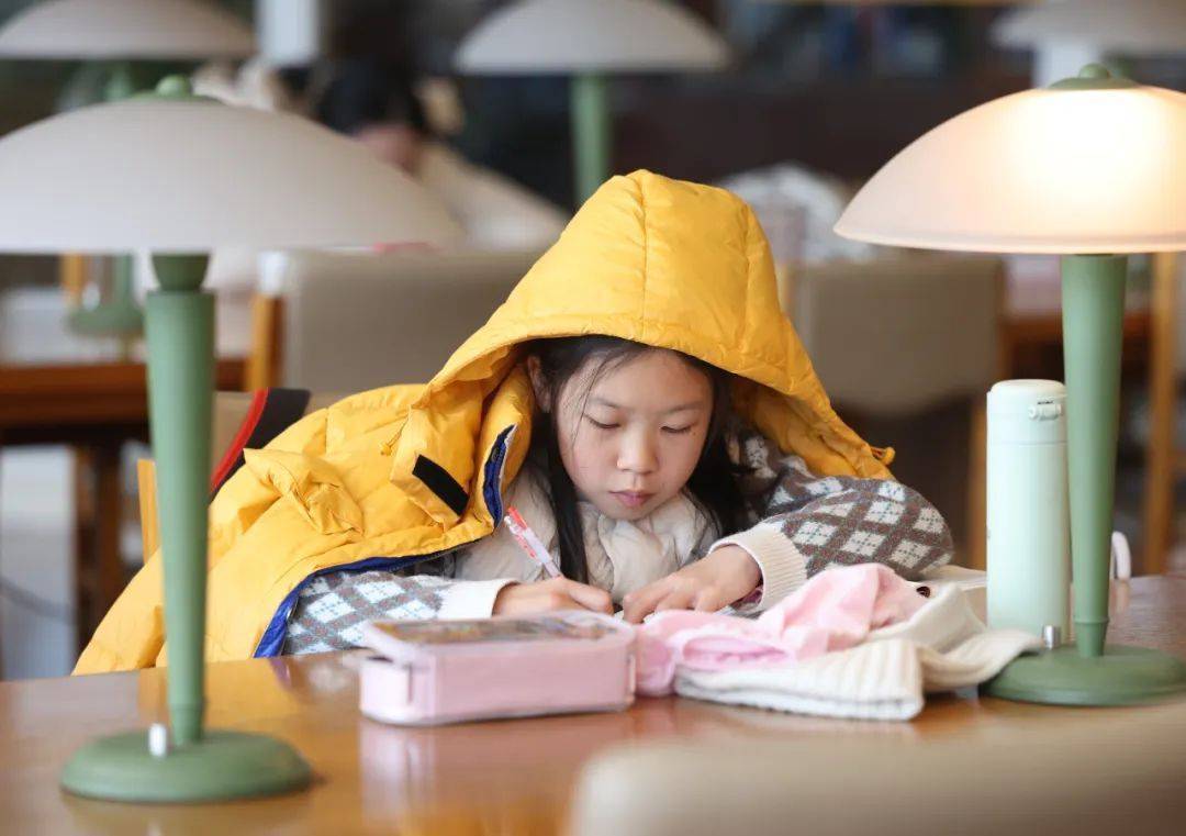 江苏一地实行”作业熔断机制“：到点就停<strong></p>
<p>债券交易市场构成</strong>，无需补做！曾有先例，是否有效→