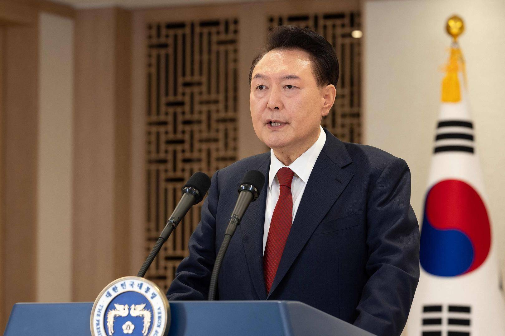 突然主张弹劾总统的韩国执政党党首：曾获尹锡悦多次提拔<strong></p>
<p>binance下载</strong>，后因第一夫人惹怒“亲尹派”