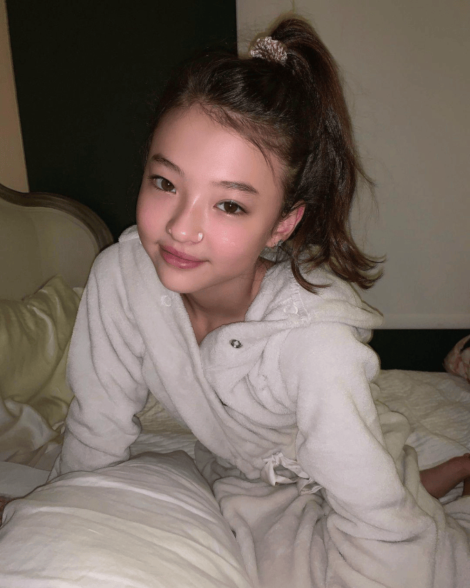 德韩混血造就“人间颜值奇迹”<strong></p>
<p>货币的时间价值</strong>，被誉为小Jennie的Ella Gross出道即巅峰！