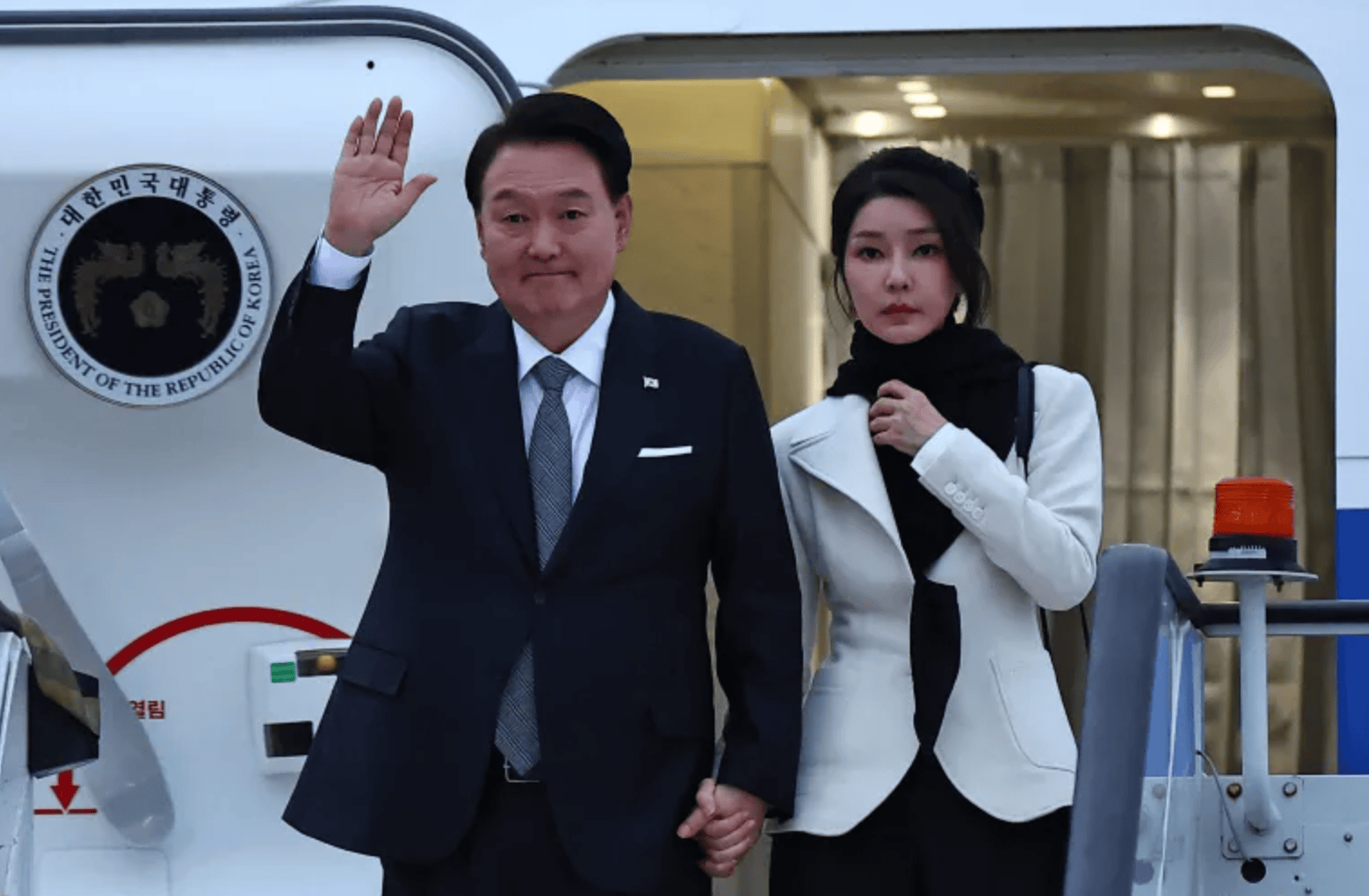 韩总统尹锡悦手机通话记录被查<strong></p>
<p>高频炒币工具推荐</strong>，第一夫人被曝“戒严当天从整形医院匆忙返回官邸”
