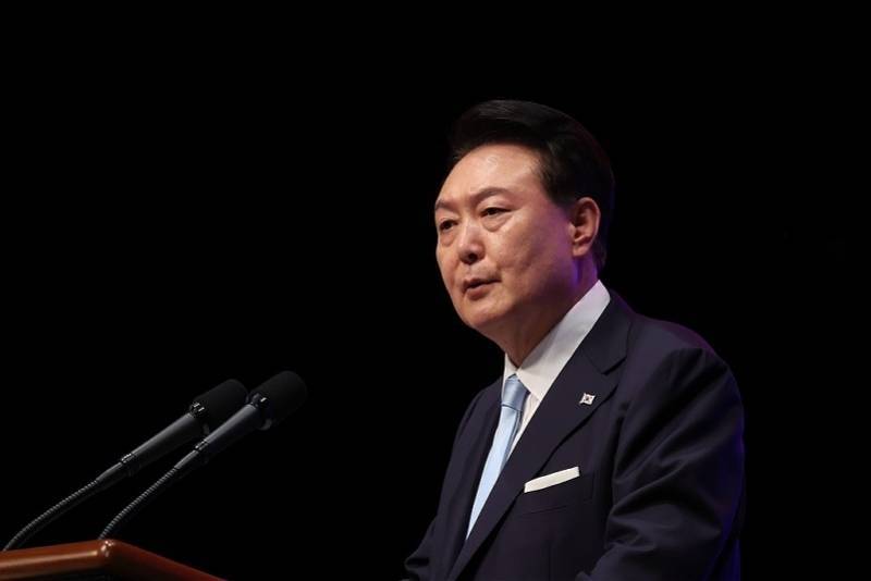 韩国法院对尹锡悦发布逮捕令<strong></p>
<p>binance查询币价</strong>！专家称仍可能通过安全部门反抗