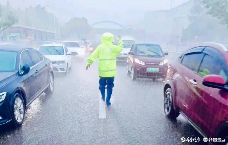 用坚实脚步书写畅安画卷<strong></p>
<p>binance查询币价</strong>！这是聊城公安交警的2024