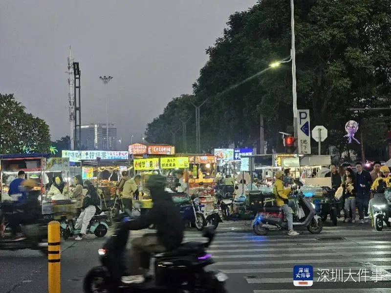 深圳一商圈50米40多个摊位<strong></p>
<p>wanchain币上哪买</strong>，还摆上机动车道！街道办：清理整治劝导