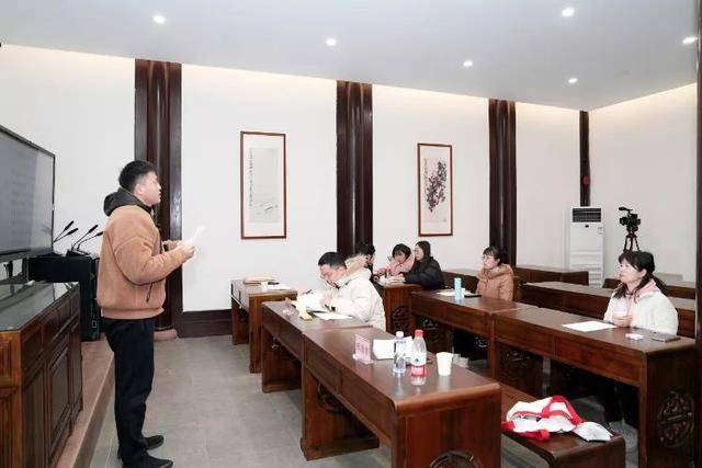 成都女博士二十多分钟背诵83首古诗词<strong></p>
<p>wanchain币上哪买</strong>，获杜甫草堂终身免票：两个月背了超6400字