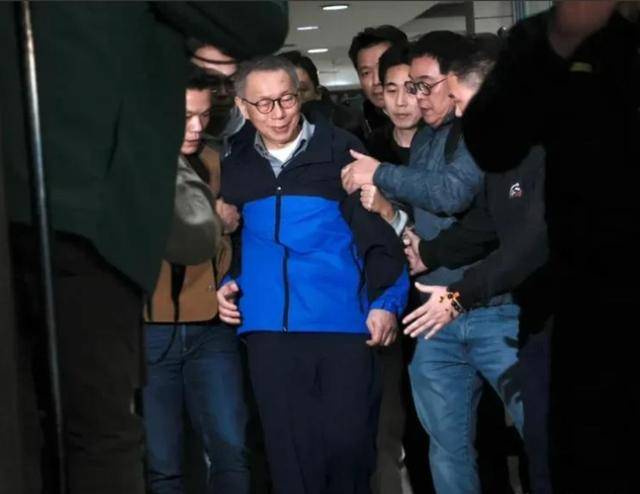 柯文哲绝处逢生<strong></p>
<p>gxs币现在价格</strong>，岛内高官突然集体“大逃亡”，邱毅罕见发文求救
