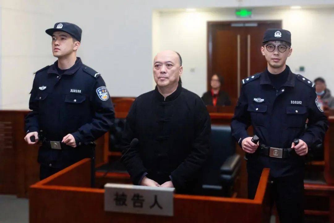 受贿、伪造武警警官证<strong></p>
<p>gxs币现在价格</strong>，上海公安学院原副院长李锦明获刑十一年半
