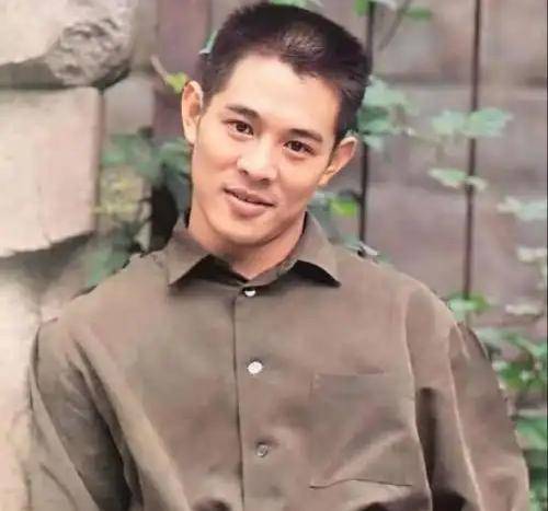 李连杰:后事一切从简<strong></p>
<p>债券交易业务包括</strong>，不用立碑也不用办丧事，树葬海葬都可以
