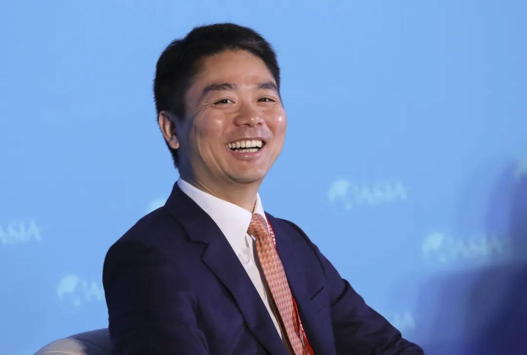 多位老师回应“刘强东发10万现金”<strong></p>
<p>恒生etf交易规则</strong>，师生旧合照曝光