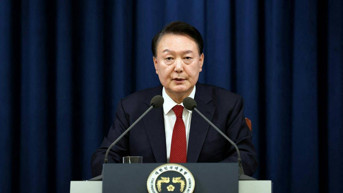 韩国政坛一夜大乱！150人冲进总统府<strong></p>
<p>富国收益宝交易型货币b</strong>，尹锡悦组织一万支持者拒捕