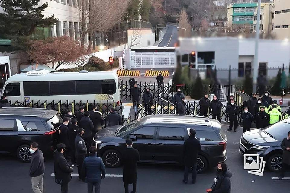 韩国政坛一夜大乱！150人冲进总统府<strong></p>
<p>富国收益宝交易型货币b</strong>，尹锡悦组织一万支持者拒捕