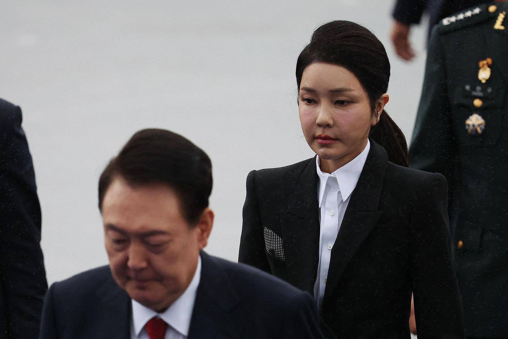 韩议员：金建希仍在总统官邸<strong></p>
<p>货币市场进入门槛</strong>，“脸色很难看”，尹锡悦说她最近“吃不下东西”