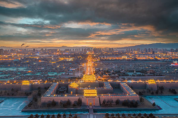 让商户彻夜亮灯被拒后深夜撬锁<strong></p>
<p>币圈比较好的论坛</strong>，春晚小品上演现实版