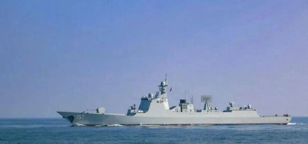 两岸军舰再次对峙<strong></p>
<p>原油与黄金</strong>，台军挑衅遭解放军驳斥，052D卸下主炮炮衣亮剑，台舰艇灰溜溜撤离，岛内“绿媒”气得跳脚