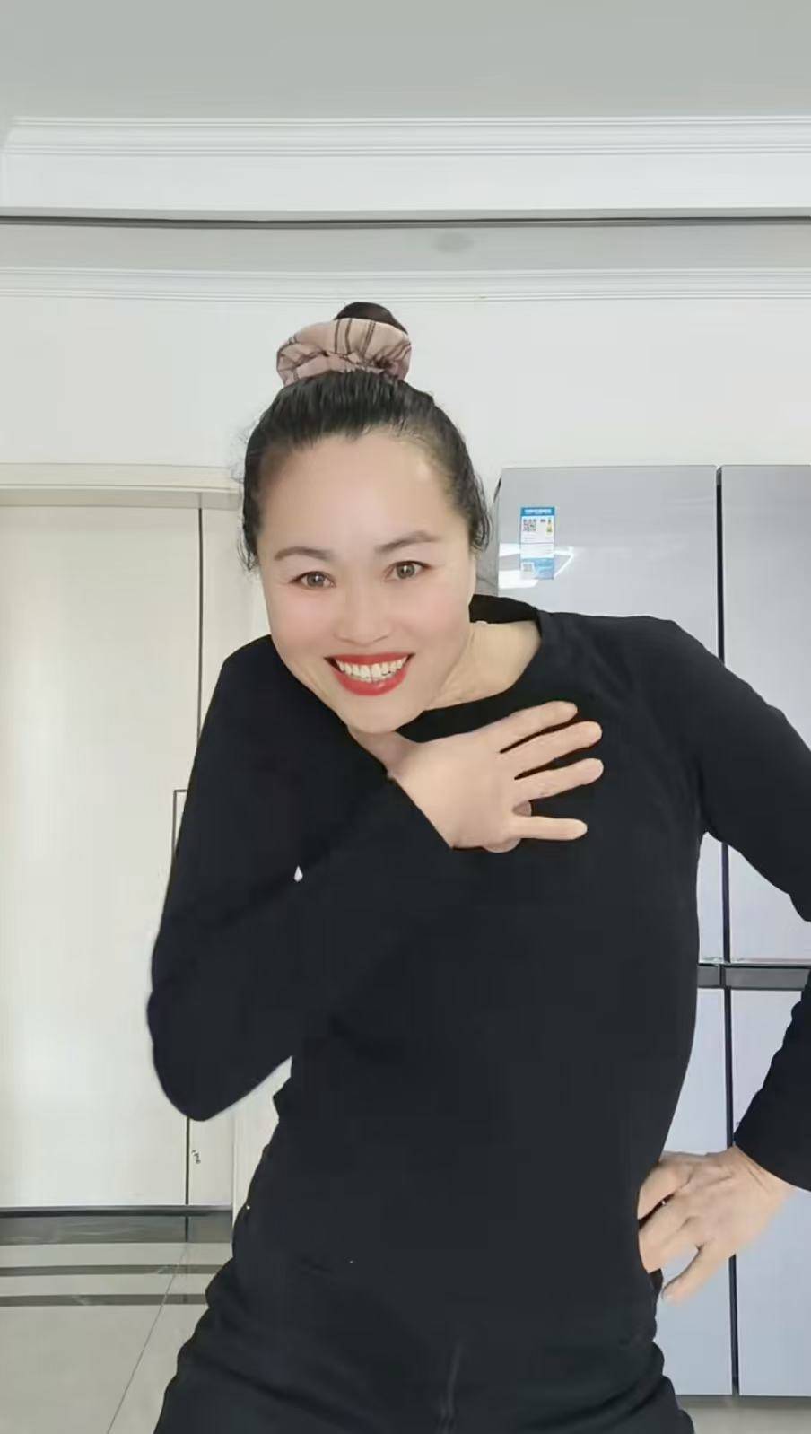 河南52岁阿姨跳“断头舞”走红：一开始是好奇<strong></p>
<p>美国原油wti</strong>，要技巧才有感觉，真不是特效！