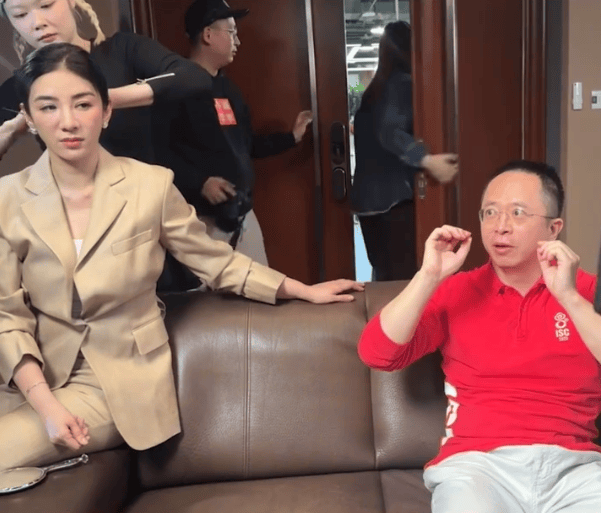 周鸿祎回应参演的短剧辣眼睛：黄奕诱惑<strong></p>
<p>美国wti原油</strong>我的剧情是DeepSeek设计的