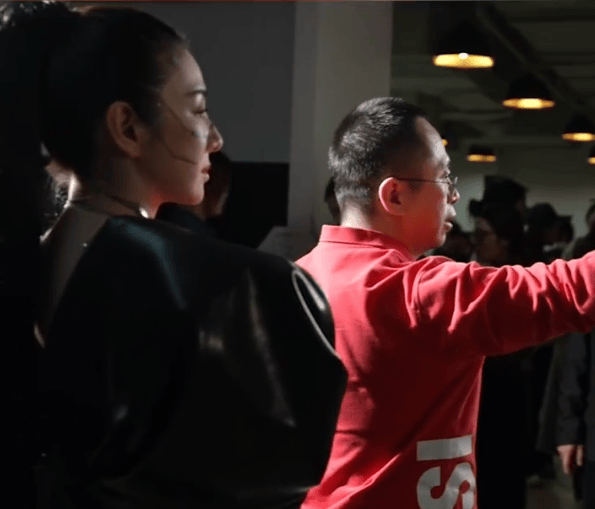 周鸿祎回应参演的短剧辣眼睛：黄奕诱惑<strong></p>
<p>美国wti原油</strong>我的剧情是DeepSeek设计的
