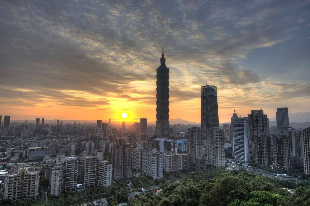 不敢拦截？美大批武器运到台湾<strong></p>
<p>原油期货一手</strong>，美少将已入岛，中方按兵不动？