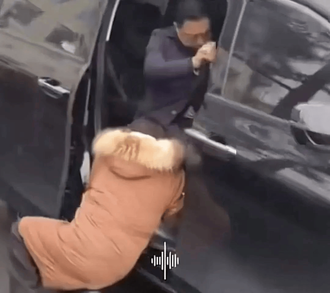 陕西一​县委书记被拦车抱腿？官方披露：吕某某编造传播谣言<strong></p>
<p>现原油</strong>，已被追究法律责任