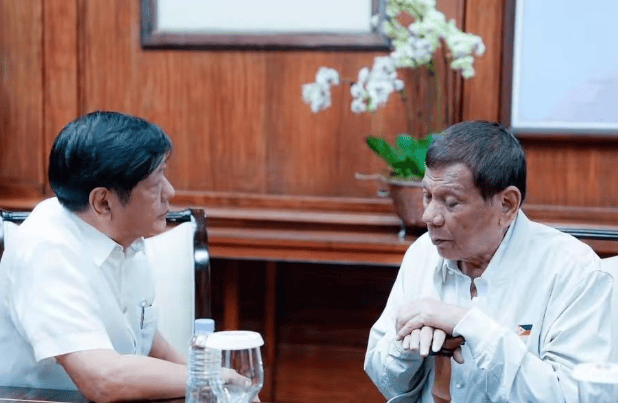 杜特尔特走了步险棋<strong></p>
<p>原油一桶多少升</strong>，刚回国就被捕，这一回，必须和马科斯斗到底