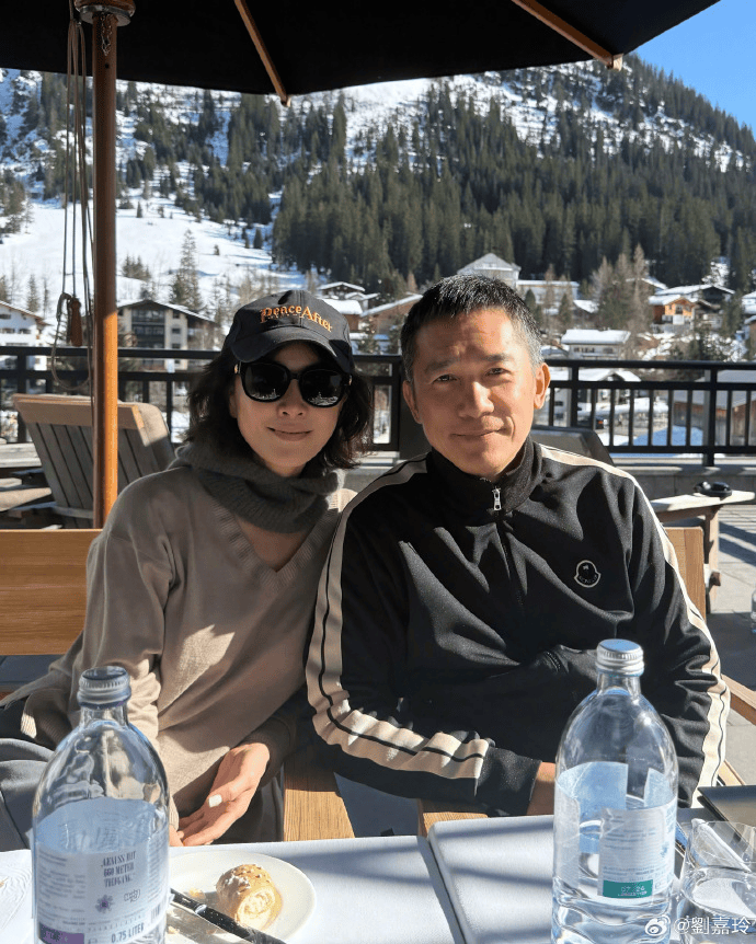 刘嘉玲、梁朝伟<strong></p>
<p>原油一桶多少升</strong>，突传消息！