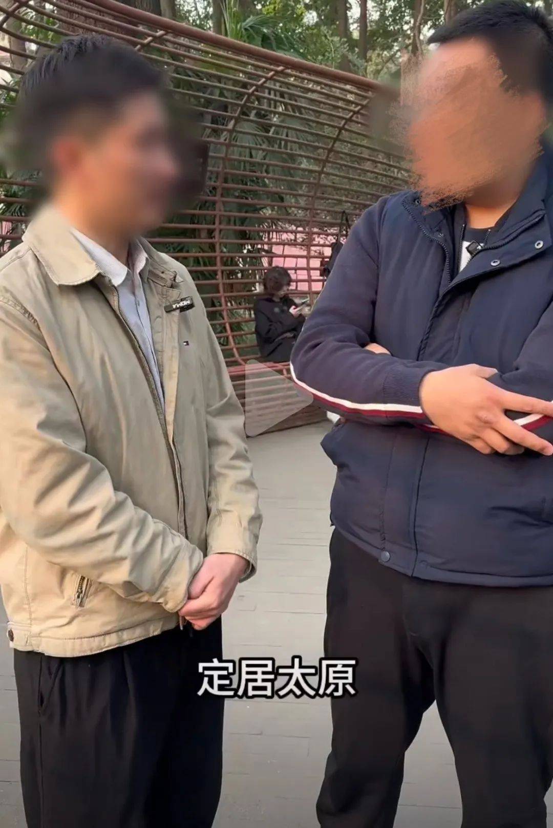 反转<strong></p>
<p>一桶原油多少升</strong>，机关工作人员相亲系摆拍！6人被拘留