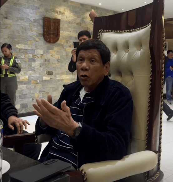 金灿荣：菲律宾政治太残酷了<strong></p>
<p>一桶原油多少升</strong>，老杜为什么这样做呢？我想不通