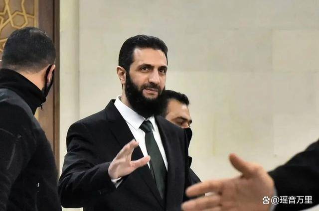 起义军首战告捷<strong></p>
<p>一桶原油多少升</strong>，沙拉政权气数将尽？伊朗沉默，美以俄土出手了