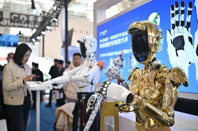 新华社记者带你听两会｜听<strong></p>
<p>一桶原油多少升</strong>，“新”的活力