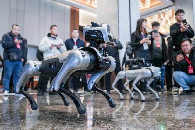 新华社记者带你听两会｜听<strong></p>
<p>一桶原油多少升</strong>，“新”的活力