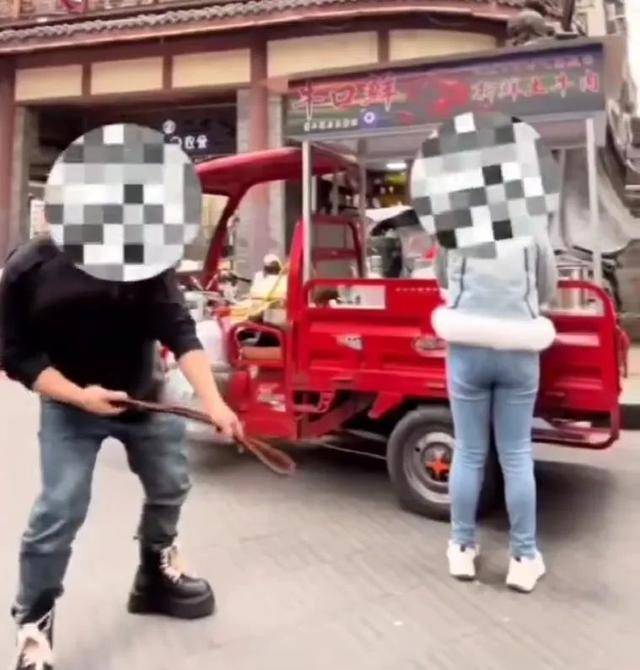 四川巴中三名网红街头拍摄低俗视频<strong></p>
<p>补原油</strong>，被行政处罚