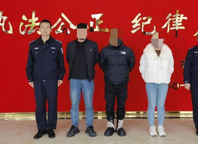 四川巴中三名网红街头拍摄低俗视频<strong></p>
<p>补原油</strong>，被行政处罚