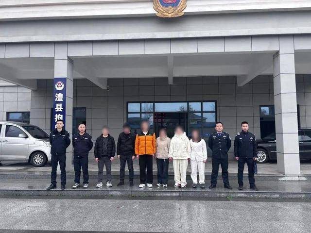 湖南澧县警方通报：仓库内卖淫嫖娼<strong></p>
<p>控原油</strong>，6名男女当场被抓