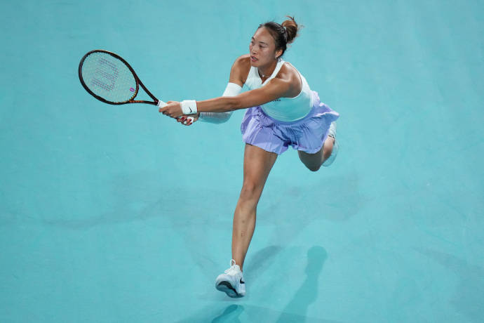 三连胜<strong></p>
<p>原油石油</strong>！郑钦文2比0战胜对手 晋级八强